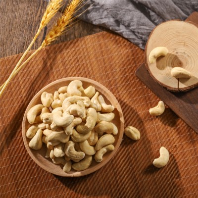 【加工定制】原味去皮腰果仁烘烤坚果小吃零食散装20斤整箱批发图3