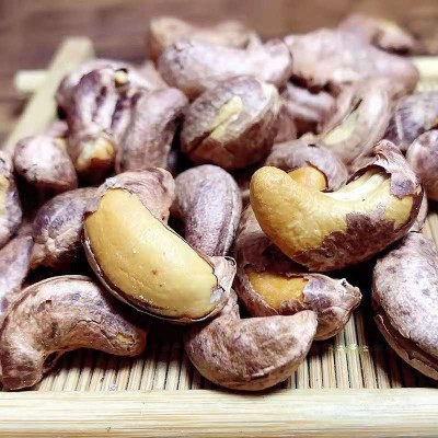 越南新货炭烧盐焗带皮腰果A+180大果盒装坚果炒货批发图2