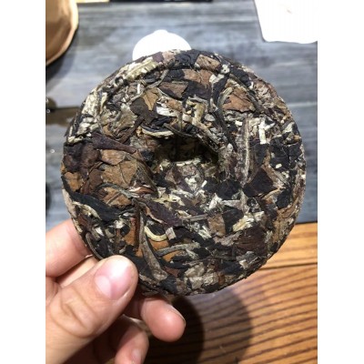 云南景谷秧塔古树月光美人白贡茶叶浓香型普洱茶生茶100g白茶饼茶图2